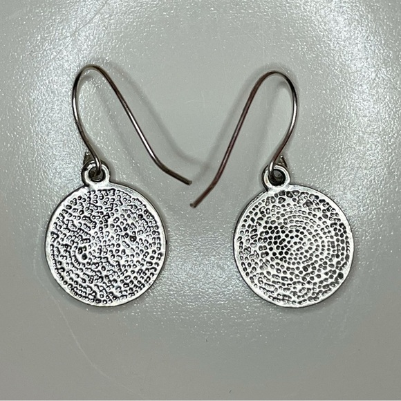 Metal Design Small Round Dangle Earrings - Picture 7 of 11